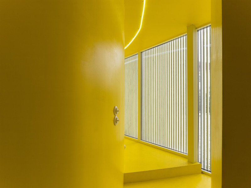 Dossier de presse | 2247-12 - Communiqué de presse | Yellow Pavilion 2024 - Maxim Kashin Architects - Architecture résidentielle - Crédit photo : Dmitry Chebanenko
