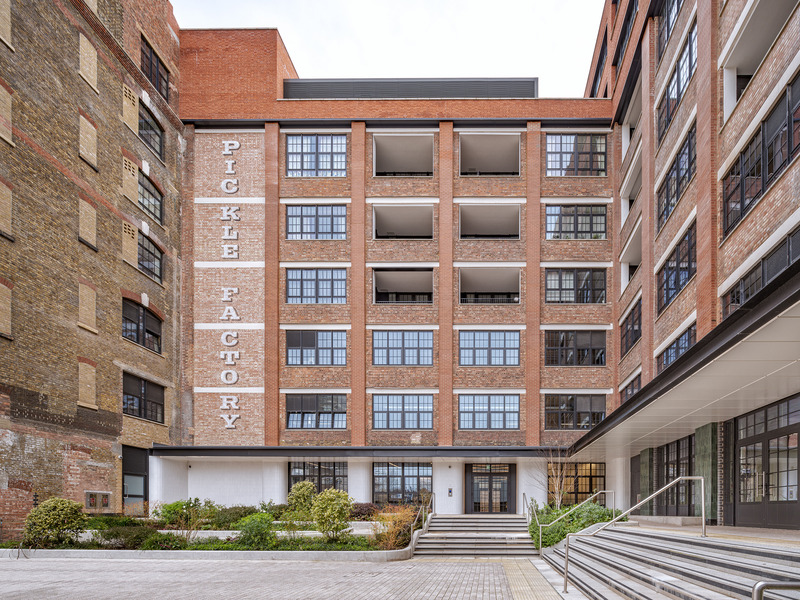 Press kit | 661-86 - Press release | Day One Winners of WAF 2024 International Architectural Awards Announced - World Architecture Festival (WAF) - Competition - <p>Completed Buildings - Highly Commended</p><p>London Square, Bermondsey by Allford Hall Monaghan Morris </p> - Photo credit: Tim Soar Photography