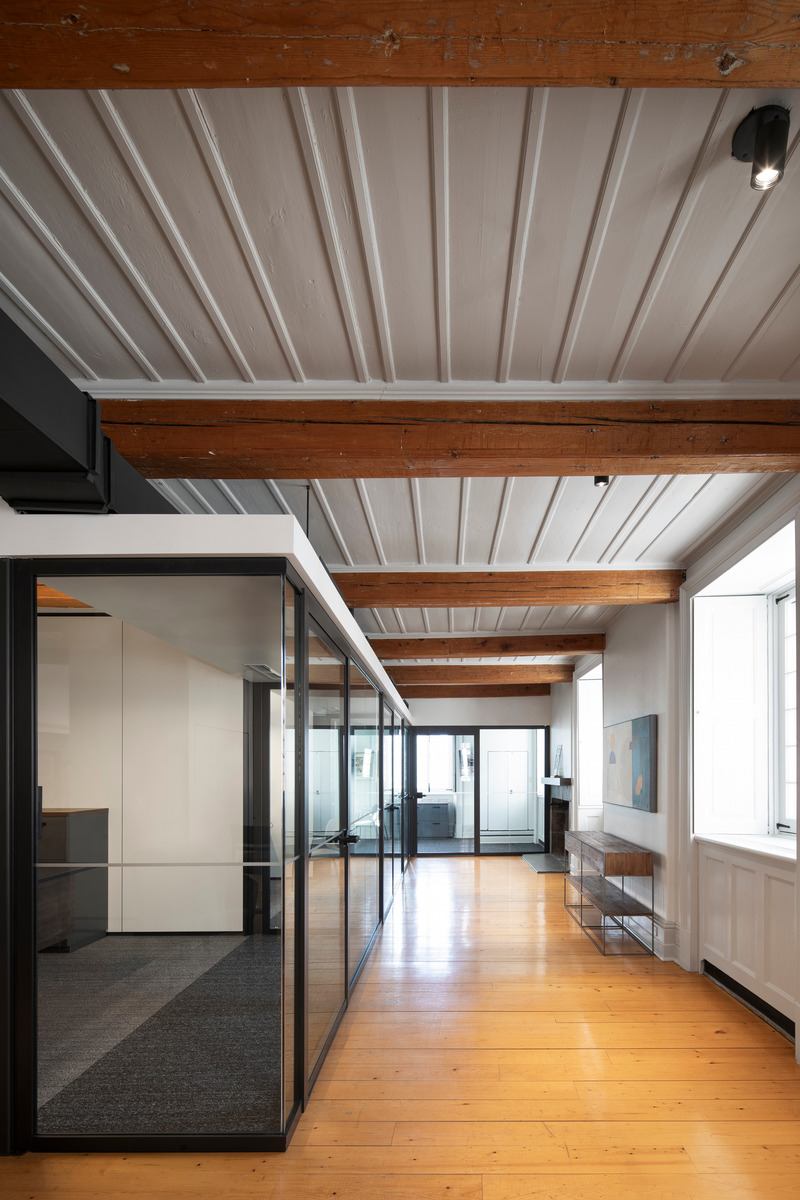 Dossier de presse | 2263-07 - Communiqué de presse | La Maison Chevalier: une réhabilitation au service de la mémoire vivante - Anne Carrier Architectes - Architecture commerciale - Crédit photo : Adrien Williams