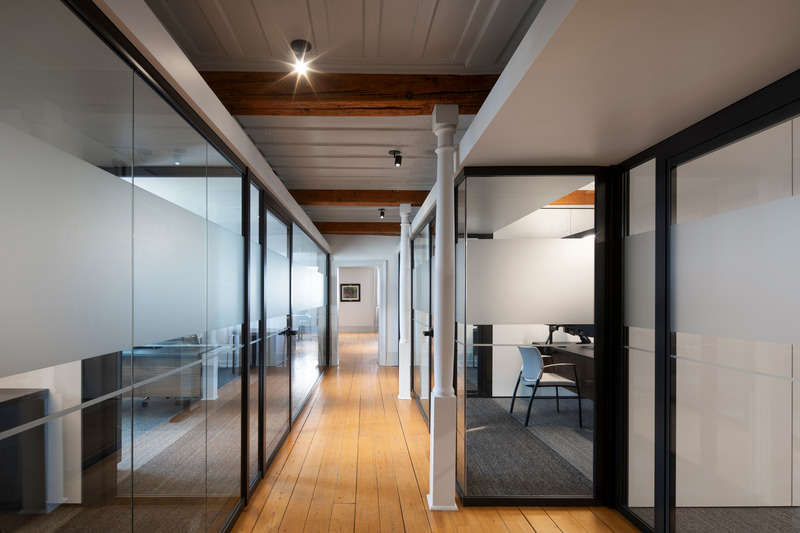 Dossier de presse | 2263-07 - Communiqué de presse | La Maison Chevalier: une réhabilitation au service de la mémoire vivante - Anne Carrier Architectes - Architecture commerciale - Crédit photo : Adrien Williams