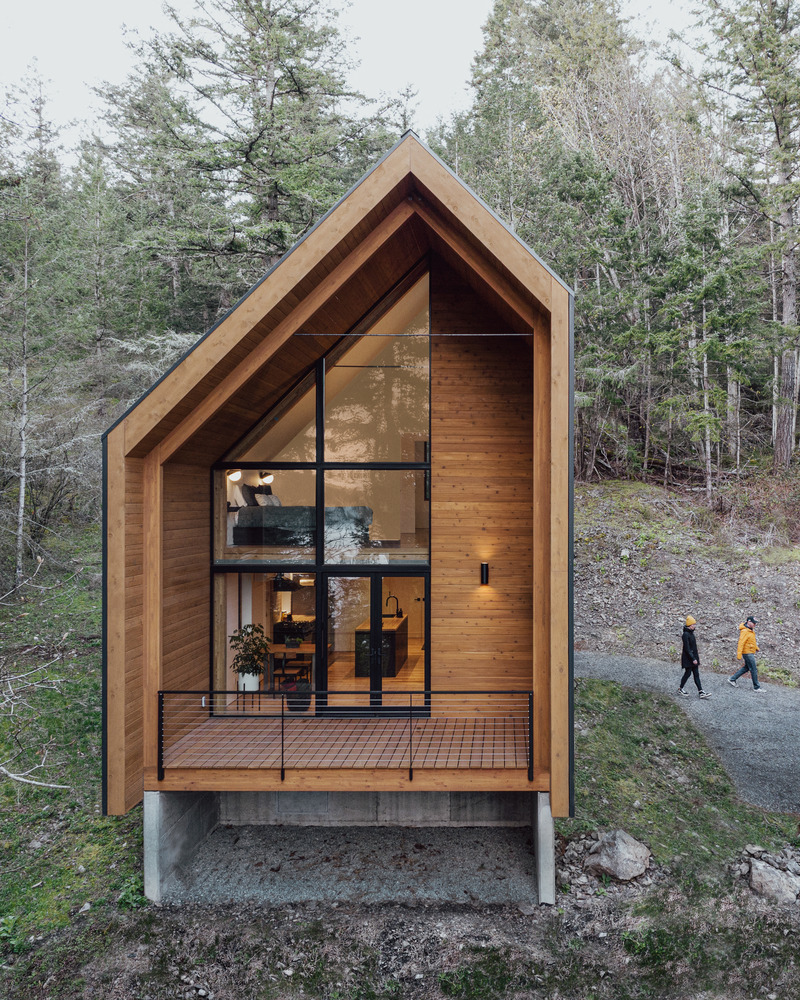 Dossier de presse | 7632-01 - Communiqué de presse | The Backcountry Hut Company Wins BLT Design Award for Construction Product Design of the Year with System 02 - The Backcountry Hut Company - Architecture résidentielle -  System 02 - San Juan Islands, WA  - Crédit photo :  Russell Dalby 