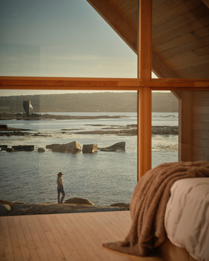 Dossier de presse | 7632-01 - Communiqué de presse | The Backcountry Hut Company Wins BLT Design Award for Construction Product Design of the Year with System 02 - The Backcountry Hut Company - Architecture résidentielle - System 02 - Fogo Island, NL - Crédit photo : Julian Parkinson