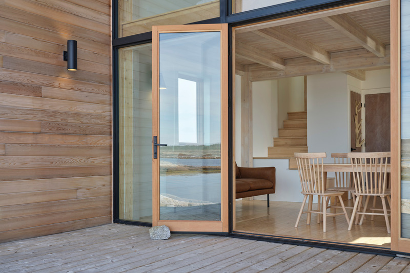 Dossier de presse | 7632-01 - Communiqué de presse | The Backcountry Hut Company Wins BLT Design Award for Construction Product Design of the Year with System 02 - The Backcountry Hut Company - Architecture résidentielle - System 02 - Fogo Island, NL - Crédit photo : Julian Parkinson