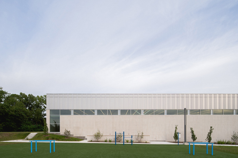 Press kit | 1387-14 - Press release | Adaptable, Sustainable and Inclusive: Two New High Schools Rethink the Learning Environment for Montreal Students - TLA+UN+NEUF - Institutional Architecture -   <p class="">Facade of the gymnasium – Aux Mille-Voix high school</p>   - Photo credit: Raphaël Thibodeau