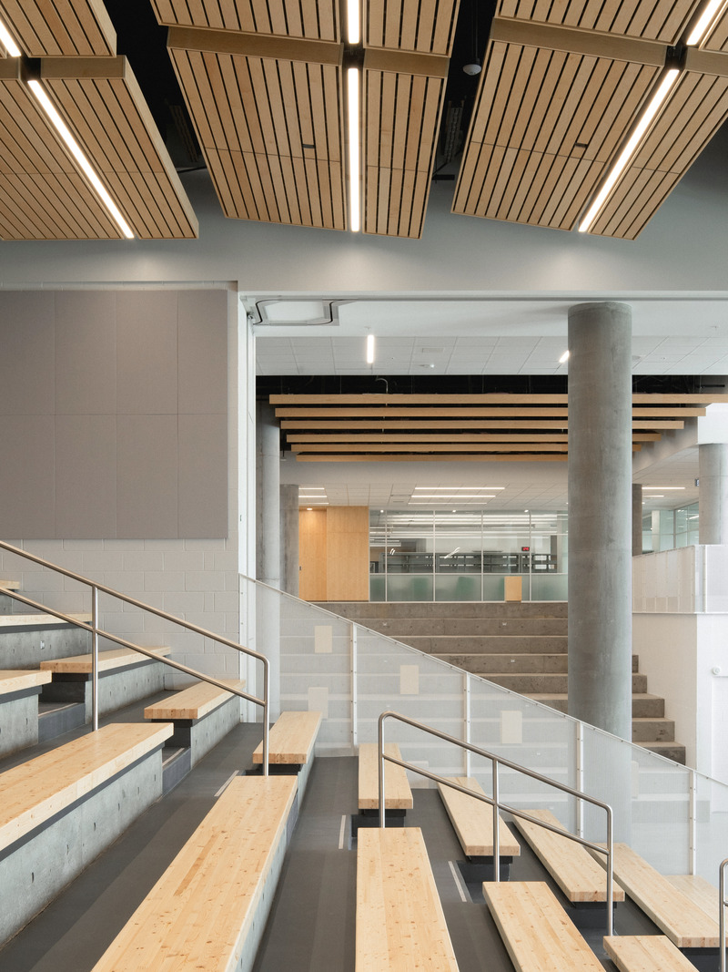 Press kit | 1387-14 - Press release | Adaptable, Sustainable and Inclusive: Two New High Schools Rethink the Learning Environment for Montreal Students - TLA+UN+NEUF - Institutional Architecture -   <p class="">Connection between the amphitheatre and the central atrium – Aux Mille-Voix high school</p>   - Photo credit: Raphaël Thibodeau