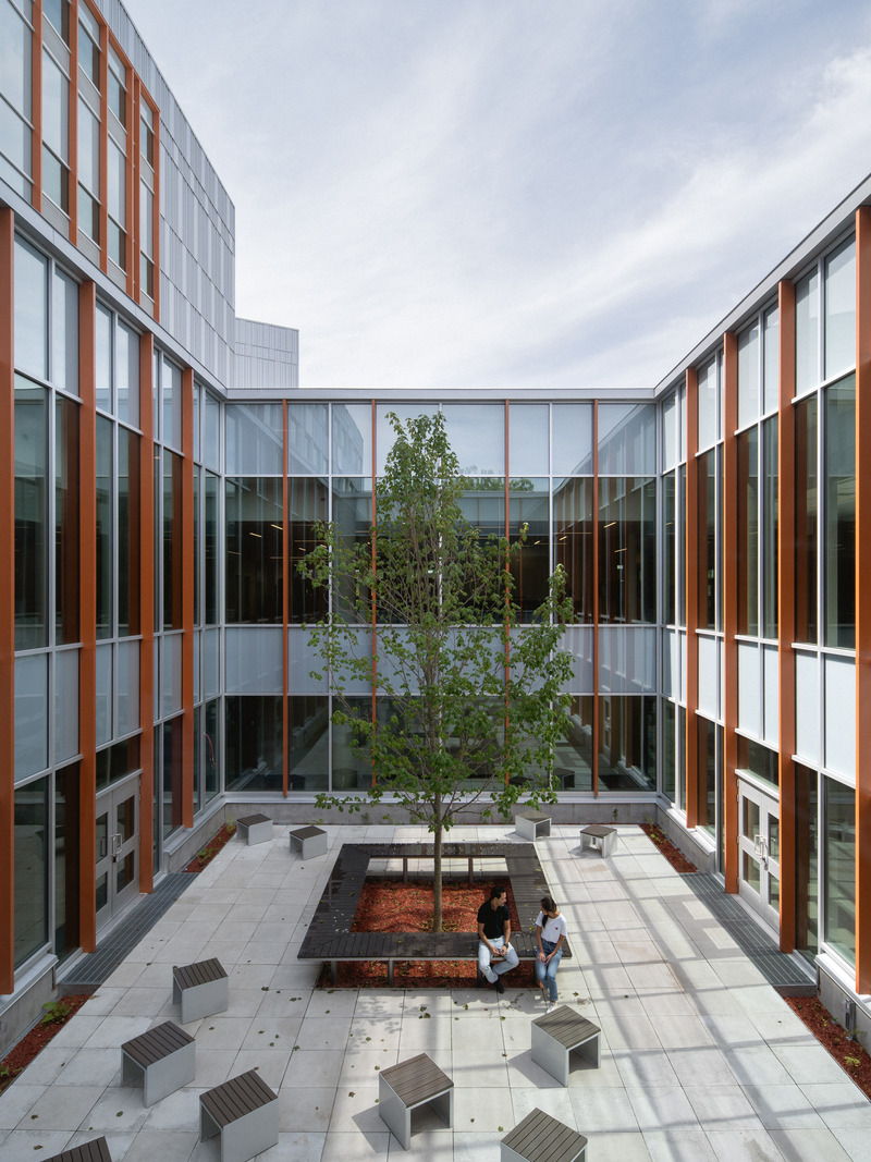 Press kit | 1387-14 - Press release | Adaptable, Sustainable and Inclusive: Two New High Schools Rethink the Learning Environment for Montreal Students - TLA+UN+NEUF - Institutional Architecture -   <p class="">View of the inner courtyard – Aux Mille-Voix high school</p>   - Photo credit: Raphaël Thibodeau