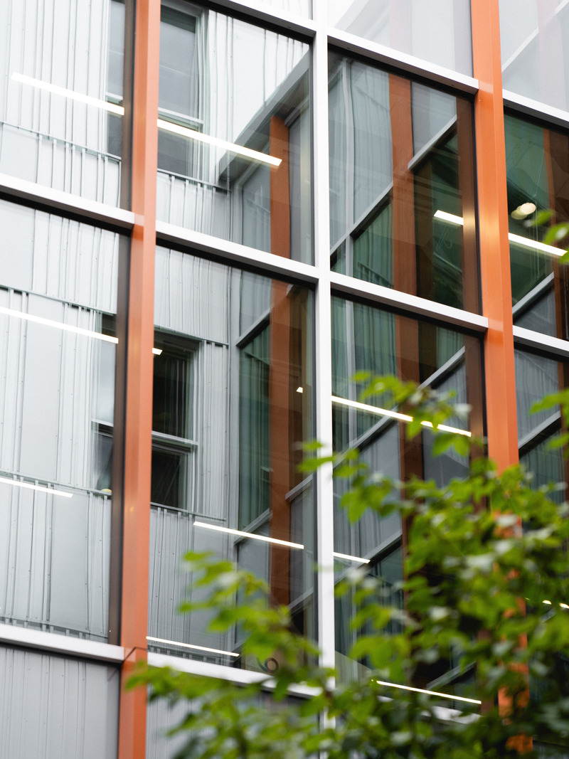 Press kit | 1387-14 - Press release | Adaptable, Sustainable and Inclusive: Two New High Schools Rethink the Learning Environment for Montreal Students - TLA+UN+NEUF - Institutional Architecture -  Curtain wall of the inner courtyard – Irma-LeVasseur high school  - Photo credit: Raphaël Thibodeau