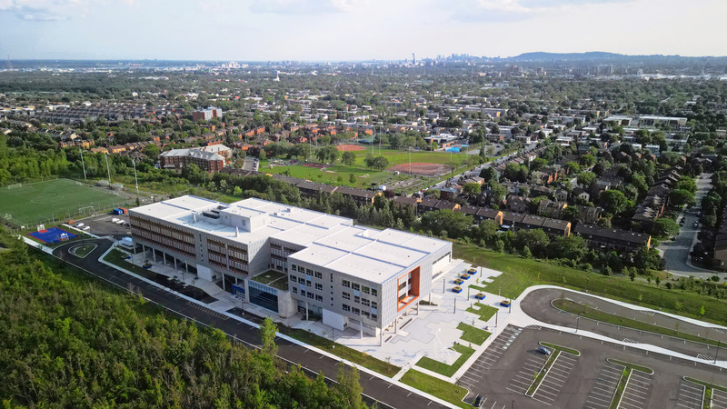 Press kit | 1387-14 - Press release | Adaptable, Sustainable and Inclusive: Two New High Schools Rethink the Learning Environment for Montreal Students - TLA+UN+NEUF - Institutional Architecture -  Integration of the building into its urban environment – Irma-LeVasseur high school  - Photo credit: Frédérik Bernier