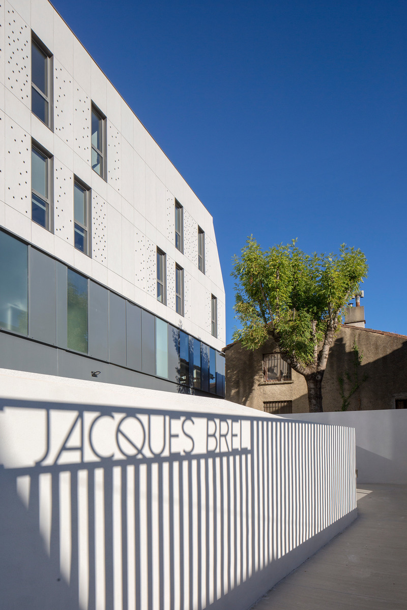Dossier de presse | 921-16 - Communiqué de presse | Lycée Jacques Brel - NBJ Architectes - Architecture institutionnelle - Crédit photo : Paul Kozlowski © Photosarchitecture