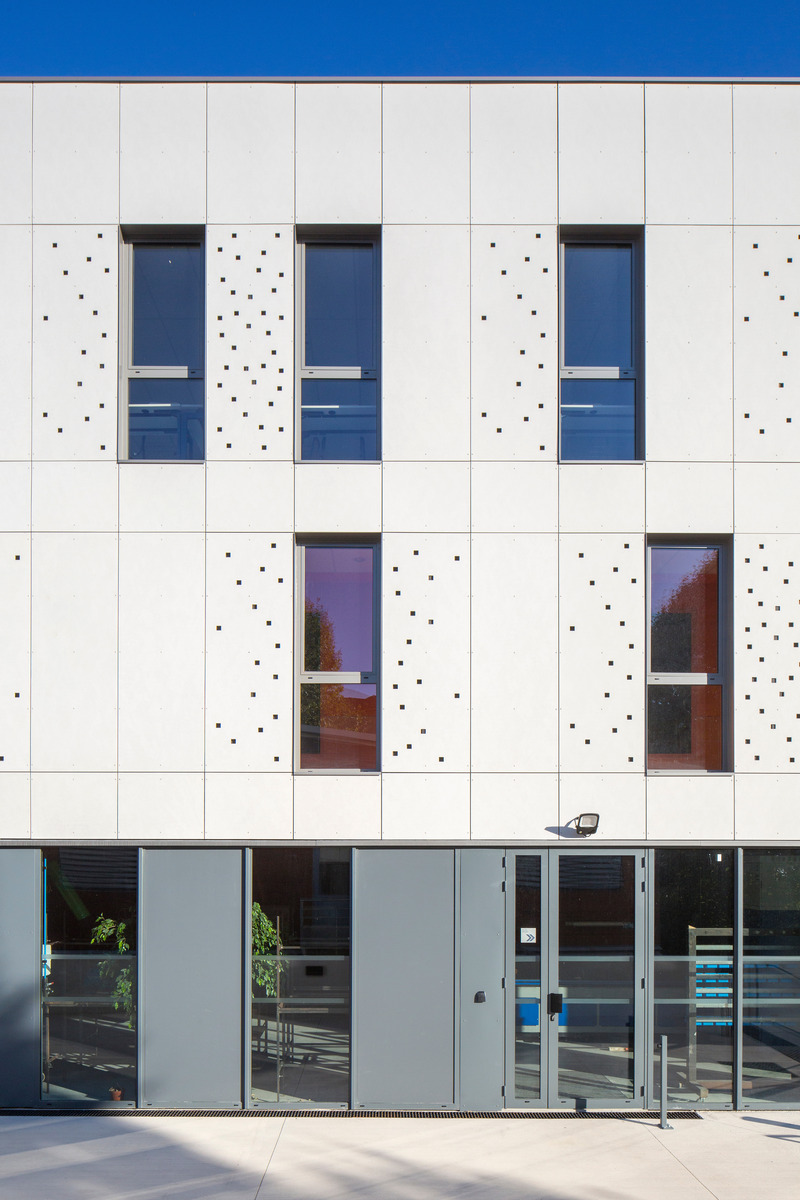 Dossier de presse | 921-16 - Communiqué de presse | Lycée Jacques Brel - NBJ Architectes - Architecture institutionnelle - Crédit photo : Paul Kozlowski © Photosarchitecture