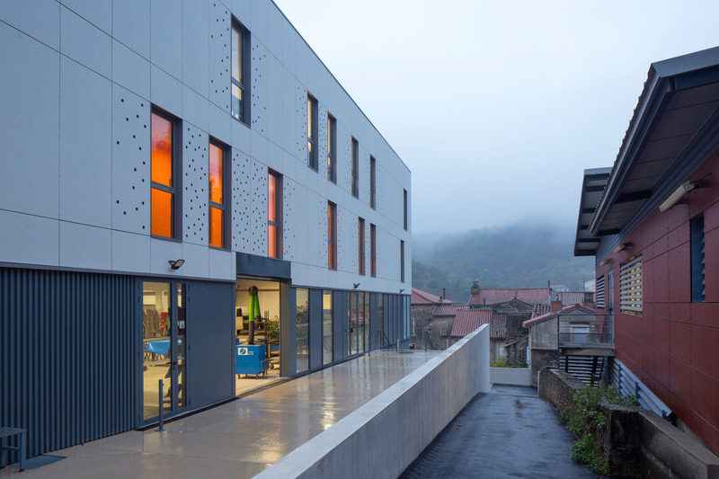 Dossier de presse | 921-16 - Communiqué de presse | Lycée Jacques Brel - NBJ Architectes - Architecture institutionnelle - Crédit photo : Paul Kozlowski © Photosarchitecture