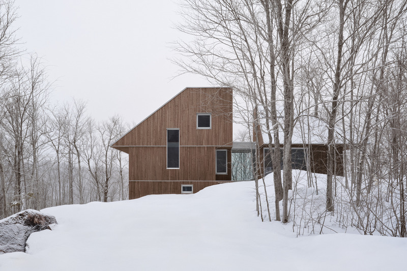 Dossier de presse | 2038-10 - Communiqué de presse | edb en résidence : Val-Morin - élément de base - Architecture résidentielle - House MN<br> - Crédit photo : Alex Lesage