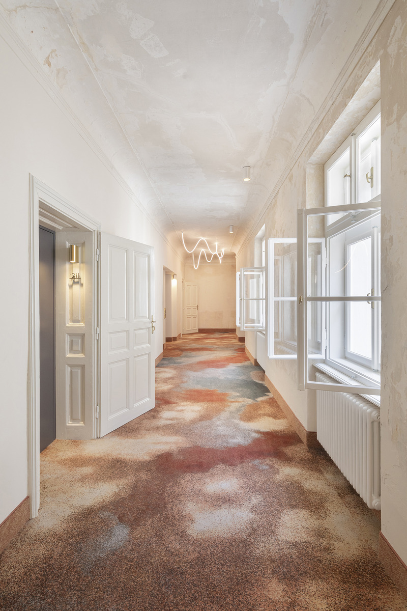 Press kit | 7625-01 - Press release | Grand Hotel Straubinger - BWM Designers & Architects - Commercial Interior Design - Corridor - Photo credit: BWM Designers &amp; Architects 