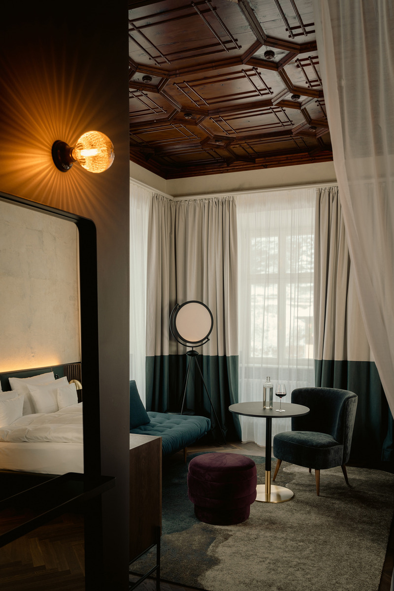Press kit | 7625-01 - Press release | Grand Hotel Straubinger - BWM Designers & Architects - Commercial Interior Design - Pine Suite - Photo credit: Ana Barros
