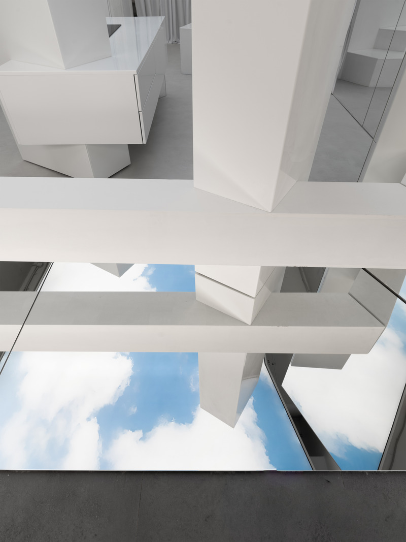 Press kit | 2247-13 - Press release | Maria X Maxim Kashin: Designing an Authorial Interior for the Flagship Showroom of Maria Company - Maxim Kashin Architect - Commercial Interior Design - Maria X Maxim Kashin 2024 - Photo credit: Inna Kablukova