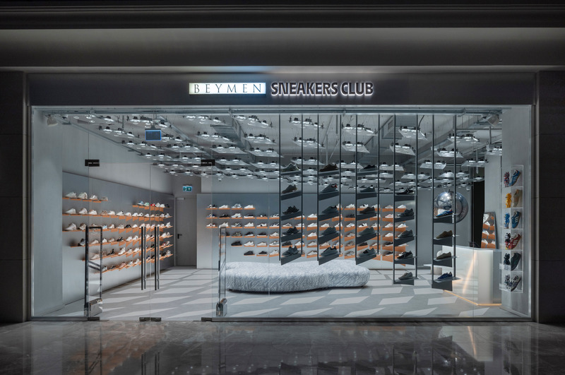 Press kit | 7623-01 - Press release | Groove Heaven - Salon Alper Derinbogaz - Commercial Interior Design - Store Front  - Photo credit: Salon