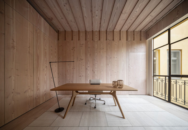 Dossier de presse | 7631-01 - Communiqué de presse | Getting Set for Another Working Day in 'Nature' - Baranowitz Kronenberg - Design d’intérieur résidentiel - Crédit photo : Amit Geron