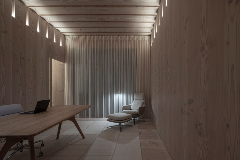 Dossier de presse | 7631-01 - Communiqué de presse | Getting Set for Another Working Day in 'Nature' - Baranowitz Kronenberg - Design d’intérieur résidentiel - Crédit photo : Amit Geron