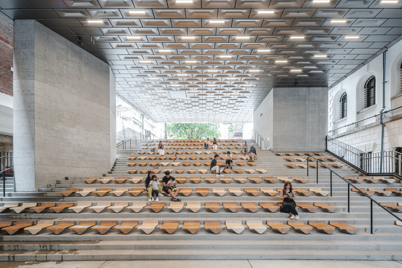Dossier de presse | 7624-01 - Communiqué de presse | Les chaises Tai Kwun - ARTA Architects - Produit - Crédit photo : Kevin Mak @1km Studio