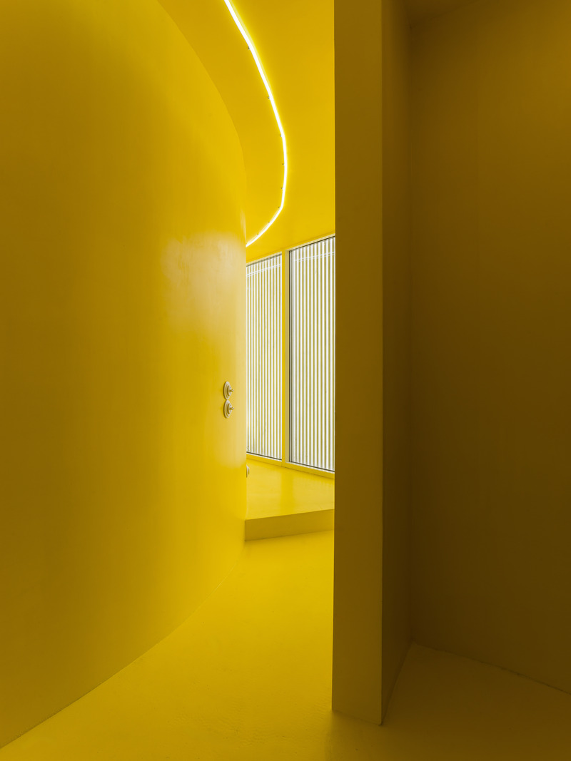 Dossier de presse | 2247-12 - Communiqué de presse | Yellow Pavilion 2024 - Maxim Kashin Architects - Architecture résidentielle - Crédit photo : Dmitry Chebanenko