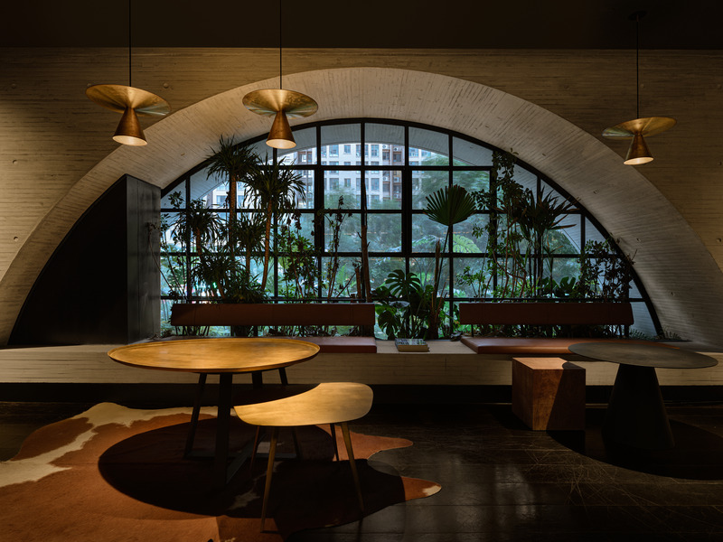 Press kit | 7030-04 - Press release | The Whisky Bar - JSPA Design - Commercial Interior Design - 2F Public-moon - Photo credit: Liu Xinghao