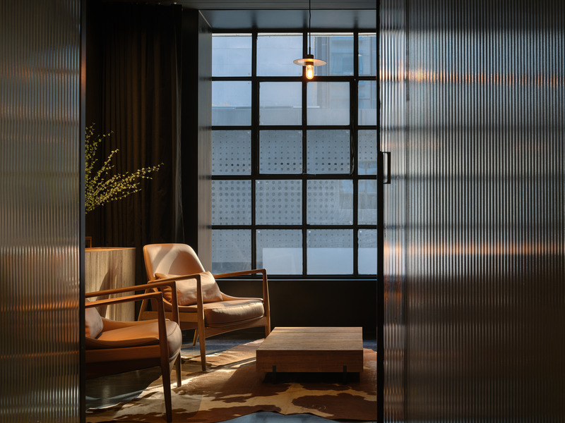 Press kit | 7030-04 - Press release | The Whisky Bar - JSPA Design - Commercial Interior Design -  2F Private room  - Photo credit: Liu Xinghao