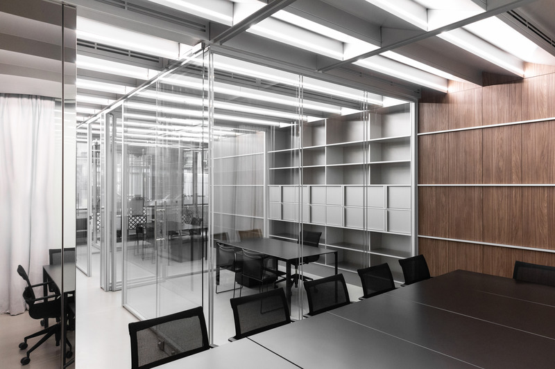 Dossier de presse | 7652-01 - Communiqué de presse | LOCAL réalise l’aménagement d’un espace d’accueil et de bureau - LOCAL - Design d’intérieur commercial - Crédit photo : © Bertrand Fompeyrine - BCDF studio<br style="">
