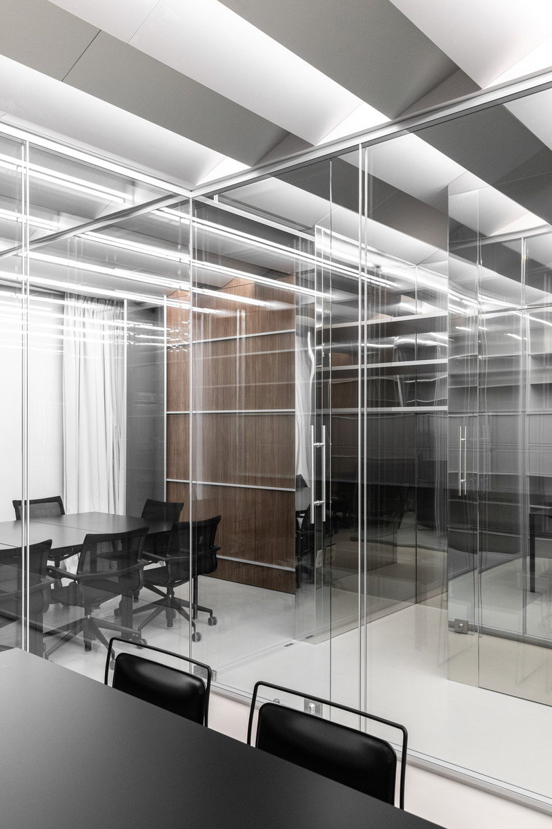 Dossier de presse | 7652-01 - Communiqué de presse | LOCAL réalise l’aménagement d’un espace d’accueil et de bureau - LOCAL - Design d’intérieur commercial - Crédit photo : © Bertrand Fompeyrine - BCDF studio