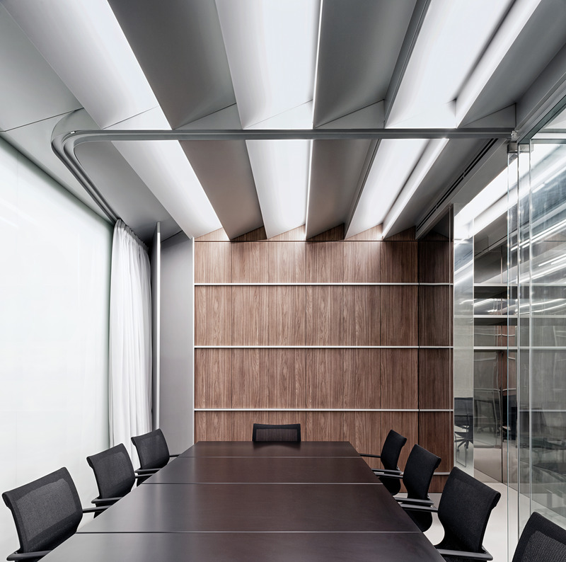 Dossier de presse | 7652-01 - Communiqué de presse | LOCAL réalise l’aménagement d’un espace d’accueil et de bureau - LOCAL - Design d’intérieur commercial - Crédit photo : © David Cousin-Marsy - VUenVille