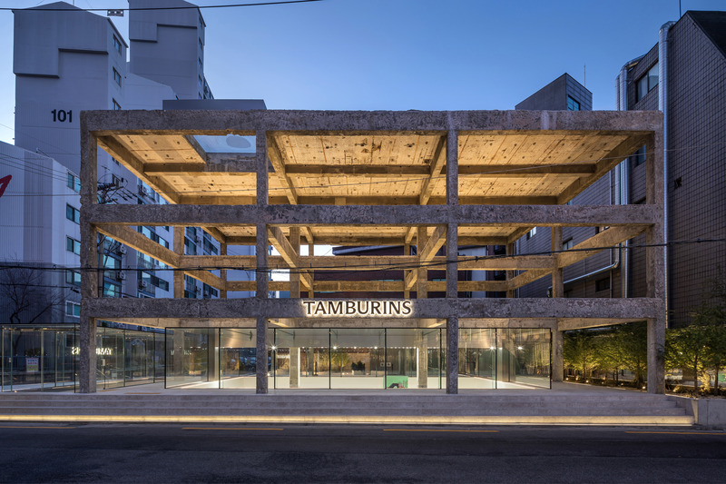 Dossier de presse | 7635-01 - Communiqué de presse | Tamburins Seongsu Flagship Store Lighting Design - EONSLD - Design d’éclairage - Crédit photo : Joonhwan Yoon