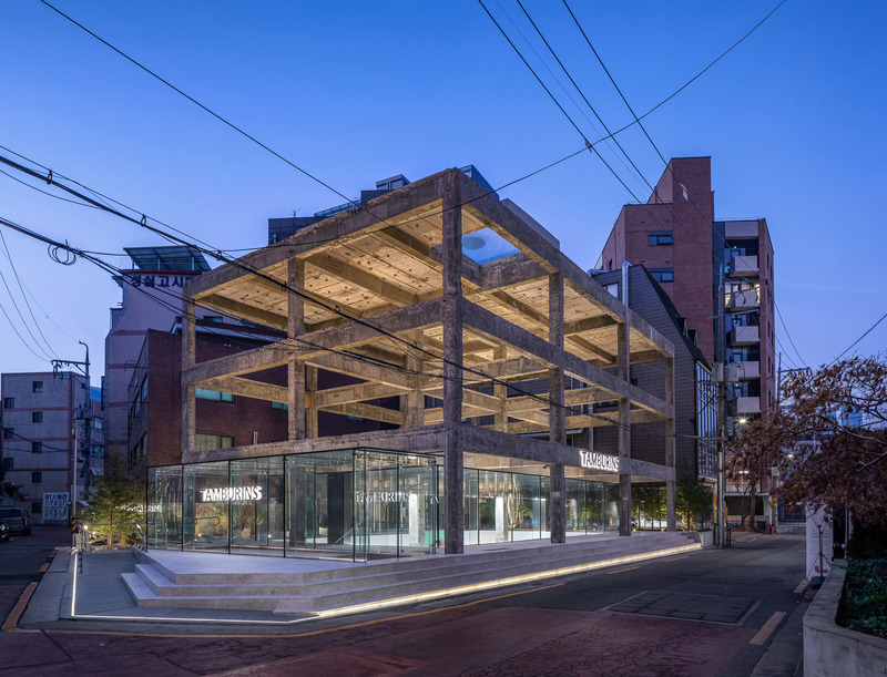 Dossier de presse | 7635-01 - Communiqué de presse | Tamburins Seongsu Flagship Store Lighting Design - EONSLD - Design d’éclairage - Crédit photo : Joonhwan Yoon