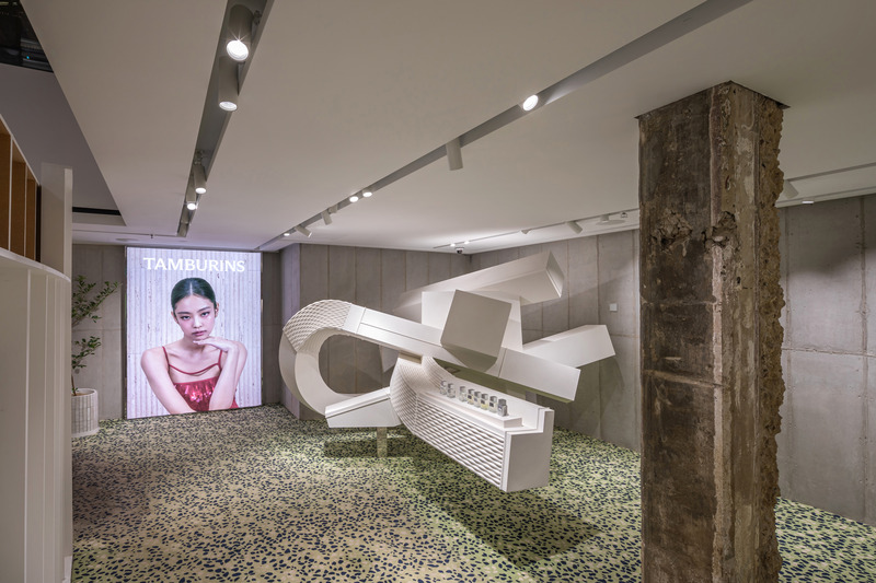Dossier de presse | 7635-01 - Communiqué de presse | Tamburins Seongsu Flagship Store Lighting Design - EONSLD - Design d’éclairage - Crédit photo : Joonhwan Yoon