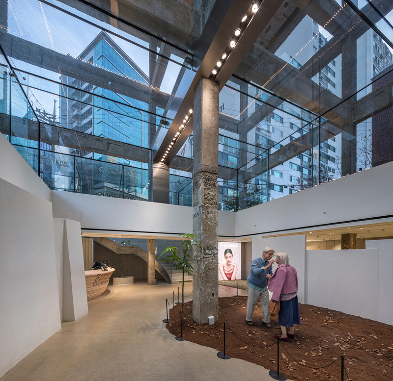 Dossier de presse | 7635-01 - Communiqué de presse | Tamburins Seongsu Flagship Store Lighting Design - EONSLD - Design d’éclairage - Crédit photo : Joonhwan Yoon