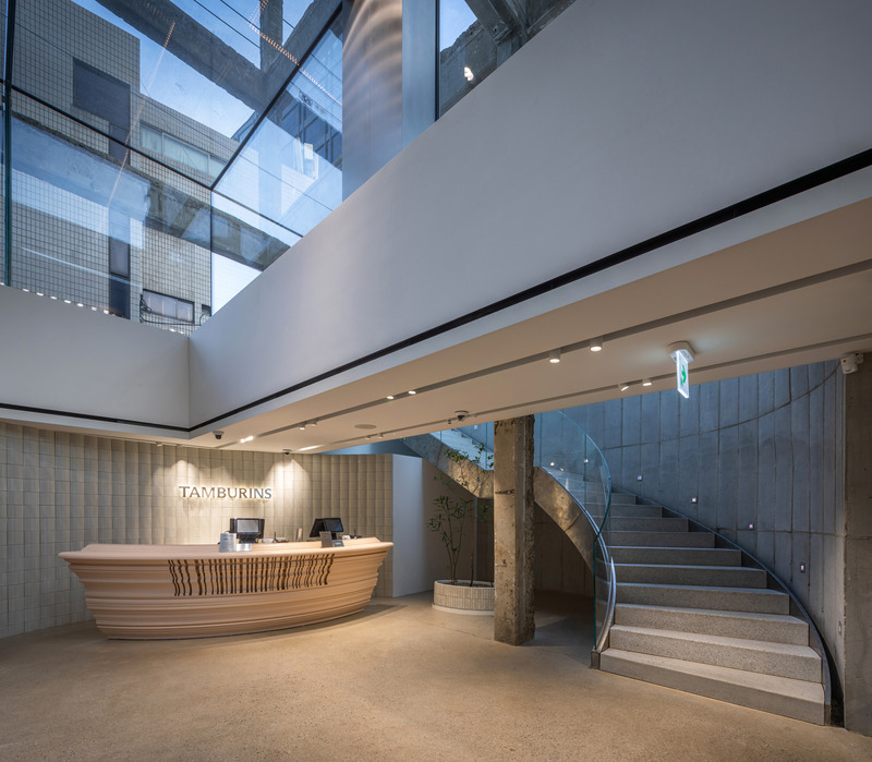 Dossier de presse | 7635-01 - Communiqué de presse | Tamburins Seongsu Flagship Store Lighting Design - EONSLD - Design d’éclairage - Crédit photo : Joonhwan Yoon