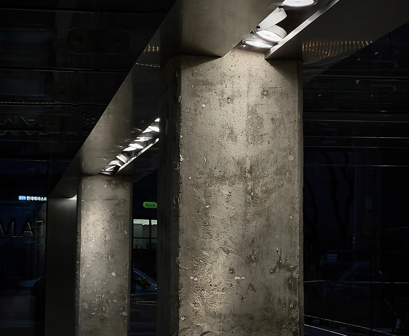 Dossier de presse | 7635-01 - Communiqué de presse | Tamburins Seongsu Flagship Store Lighting Design - EONSLD - Design d’éclairage - Crédit photo : EONSLD