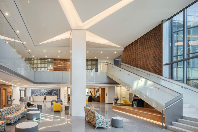 Dossier de presse | 2353-07 - Communiqué de presse | New Student Commons Pays Homage to Civil Rights Leader - ikon.5 architects - Architecture institutionnelle - Crédit photo : James Ewing
