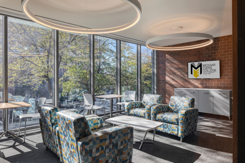 Dossier de presse | 2353-07 - Communiqué de presse | New Student Commons Pays Homage to Civil Rights Leader - ikon.5 architects - Architecture institutionnelle - Crédit photo : James Ewing