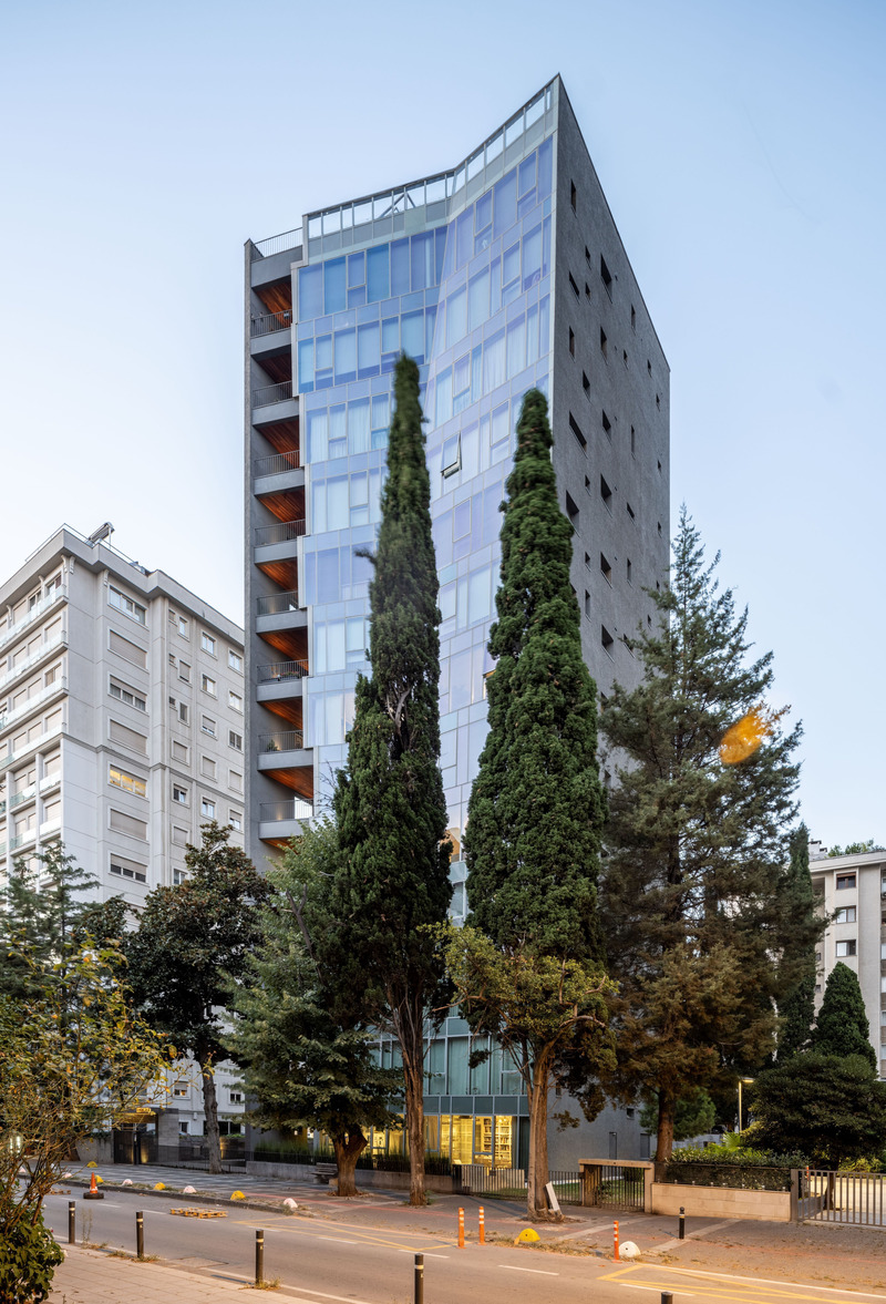 Press kit | 5649-03 - Press release | Like a Rock: Zenel Distinguishes Itself Within the Turkish Coastal Landscape - Aytac Architects - Residential Architecture - Photo credit: Cemal Emden