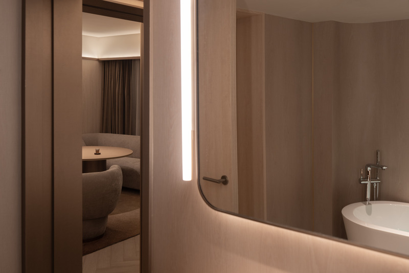 Dossier de presse | 3531-14 - Communiqué de presse | Crystal Orange Hotel, Shanghai Zhongshan Park - Vermilion Zhou Design Group - Design d’intérieur commercial - The bathroom area of the suite. - Crédit photo : Jian Quan Wu