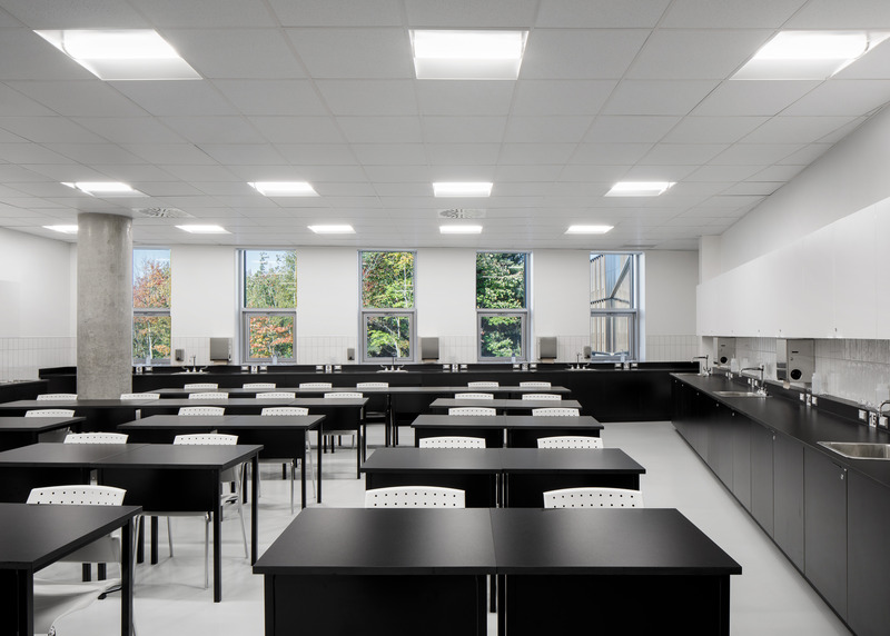 Dossier de presse | 916-20 - Communiqué de presse | La nouvelle école secondaire du Bosquet - ABCP | Menkès Shooner Dagenais LeTourneux | Bilodeau Baril Leeming Architectes - Architecture institutionnelle - Crédit photo : Séphane Brügger