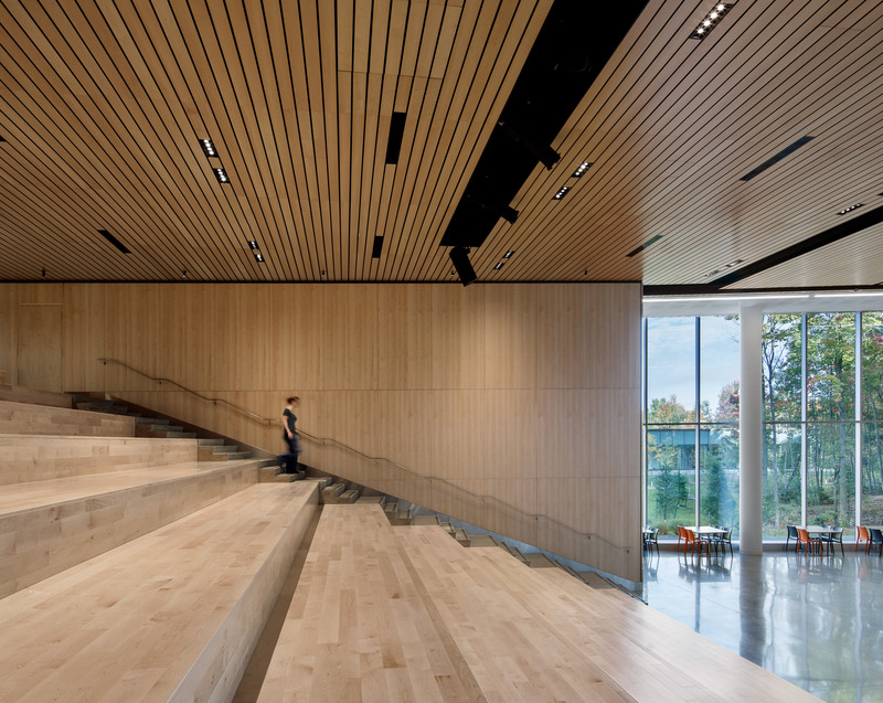 Dossier de presse | 916-20 - Communiqué de presse | La nouvelle école secondaire du Bosquet - ABCP | Menkès Shooner Dagenais LeTourneux | Bilodeau Baril Leeming Architectes - Architecture institutionnelle - Crédit photo : Séphane Brügger