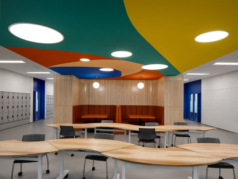 Dossier de presse | 916-20 - Communiqué de presse | La nouvelle école secondaire du Bosquet - ABCP | Menkès Shooner Dagenais LeTourneux | Bilodeau Baril Leeming Architectes - Architecture institutionnelle - Crédit photo : Séphane Brügger