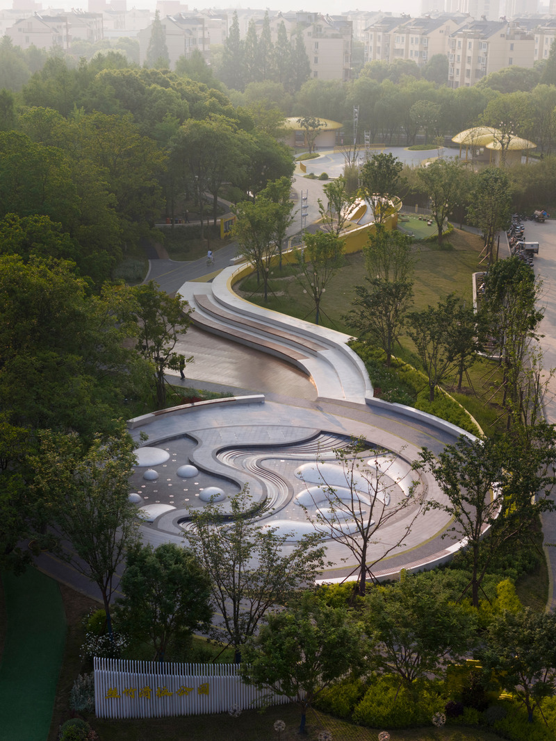 Dossier de presse | 7643-01 - Communiqué de presse | Le Parc de l'orchestre - SoBA - Architecture de paysage - Crédit photo : Holi