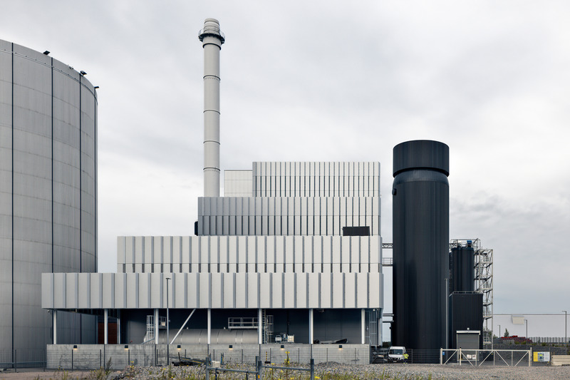 Dossier de presse | 5706-03 - Communiqué de presse | Vuosaari Bioenergy Heating Plant - Kivinen Rusanen Architects - Architecture industrielle - The boiler and heat recovery system building seen from the East - Crédit photo : Tuomas Kivinen