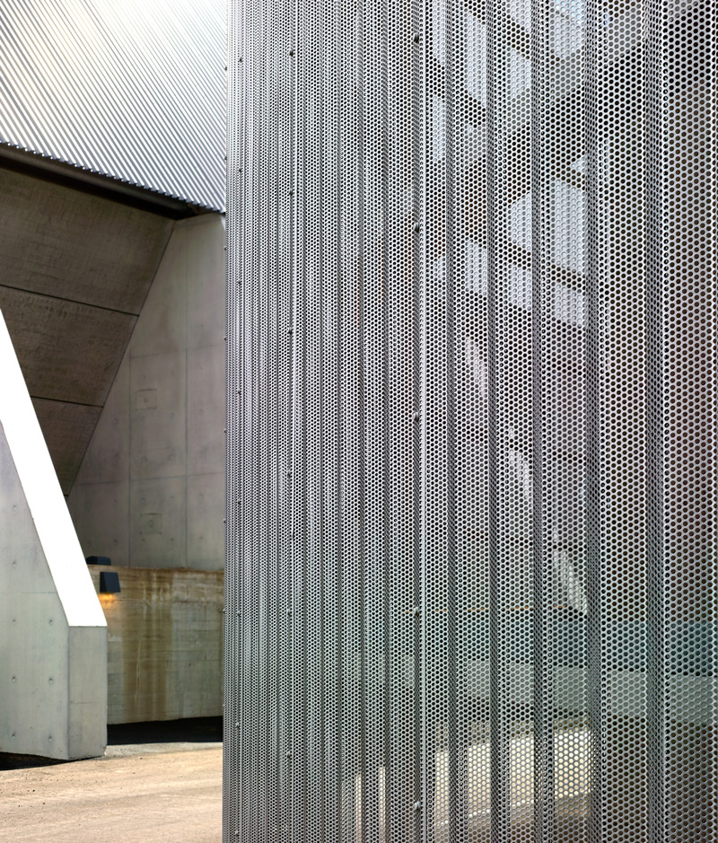 Dossier de presse | 5706-03 - Communiqué de presse | Vuosaari Bioenergy Heating Plant - Kivinen Rusanen Architects - Architecture industrielle - Fuel handling area facade details - Crédit photo : Max Plunger