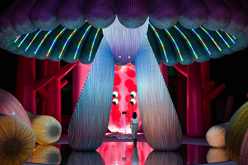 Dossier de presse | 7646-01 - Communiqué de presse | FRAME Exhibition of the Year: Modern Guru and the Path to Artificial Happiness by ENESS Continues its Global Odyssey - ENESS - Art - Modern Guru and the Path to Artificial Happiness in Taiwan - Crédit photo : Te-Fan Wang