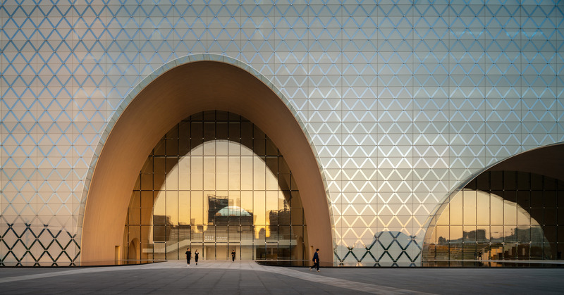 Press kit | 5204-03 - Press release | Hengqin Culture & Art Complex: A Beacon of Growth and a Bastion of Arts and Culture - Yunchao Xu/Atelier Apeiron - Commercial Architecture - Reflection on the facade  - Photo credit:  Schran Image 