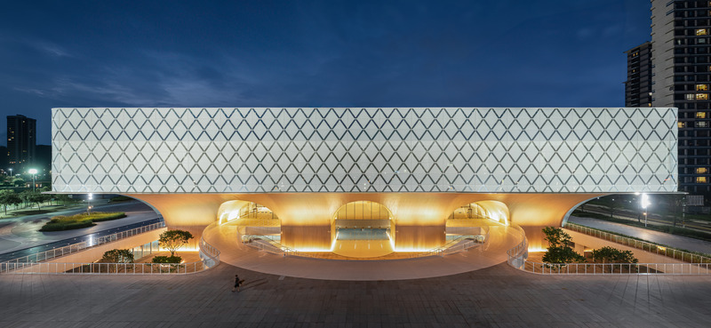 Press kit | 5204-03 - Press release | Hengqin Culture & Art Complex: A Beacon of Growth and a Bastion of Arts and Culture - Yunchao Xu/Atelier Apeiron - Commercial Architecture - South facade  - Photo credit: Hao Zhang
