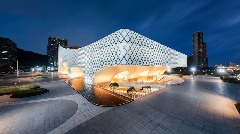 Press kit | 5204-03 - Press release | Hengqin Culture & Art Complex: A Beacon of Growth and a Bastion of Arts and Culture - Yunchao Xu/Atelier Apeiron - Commercial Architecture - Southwest facade  - Photo credit: Yipeng Lv