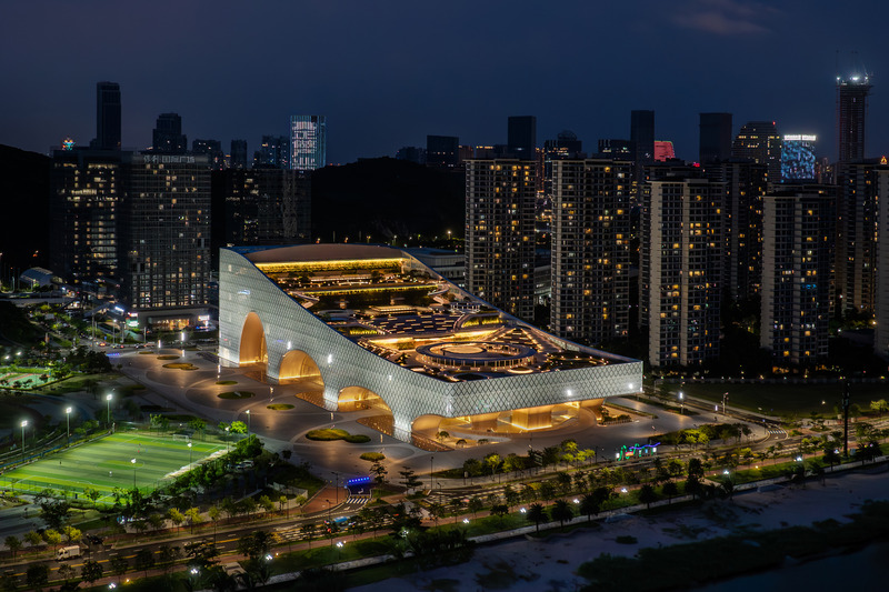 Press kit | 5204-03 - Press release | Hengqin Culture & Art Complex: A Beacon of Growth and a Bastion of Arts and Culture - Yunchao Xu/Atelier Apeiron - Commercial Architecture - Night view  - Photo credit: Position